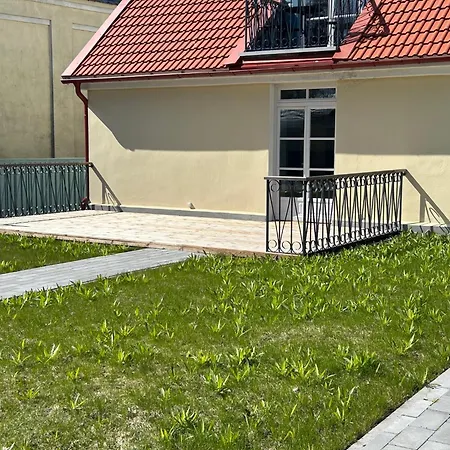 Old Town Apartment *