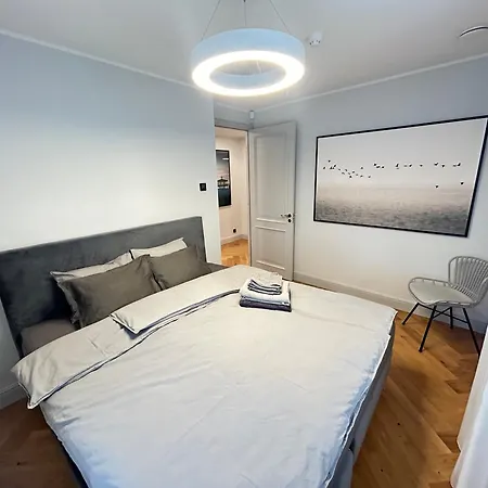 Old Town Apartment *